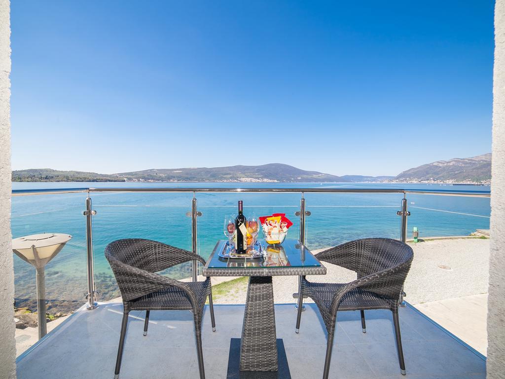 Apartments Isja Tivat Exteriör bild